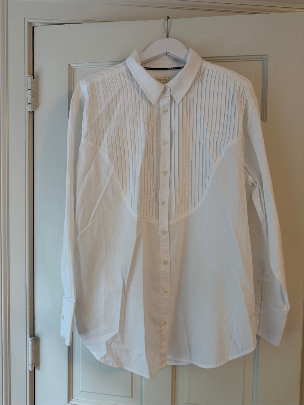 Pilcro (Anthro) Classic White Pleated Front Blouse (never worn but no tags)